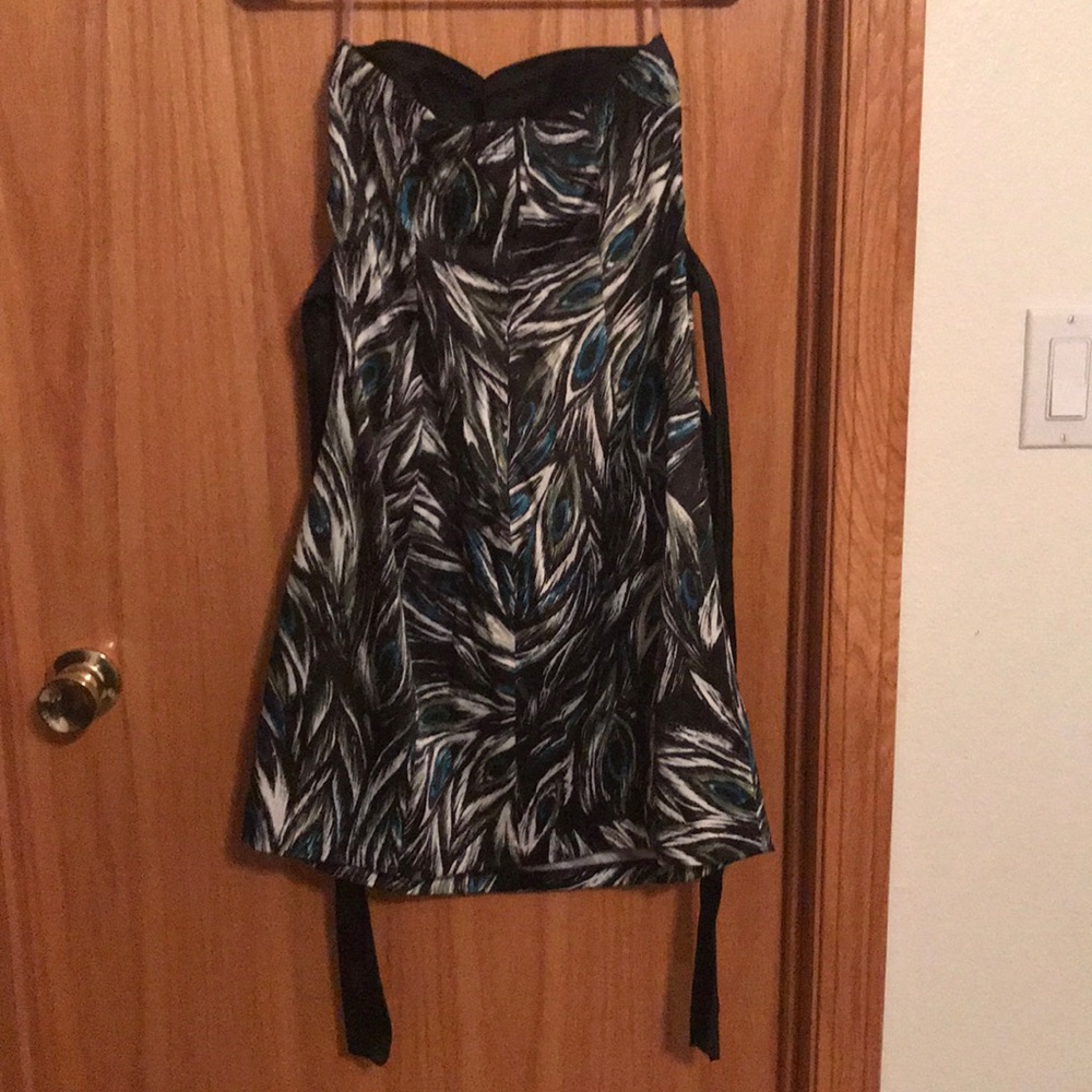 Dress - Picture 2 of 3